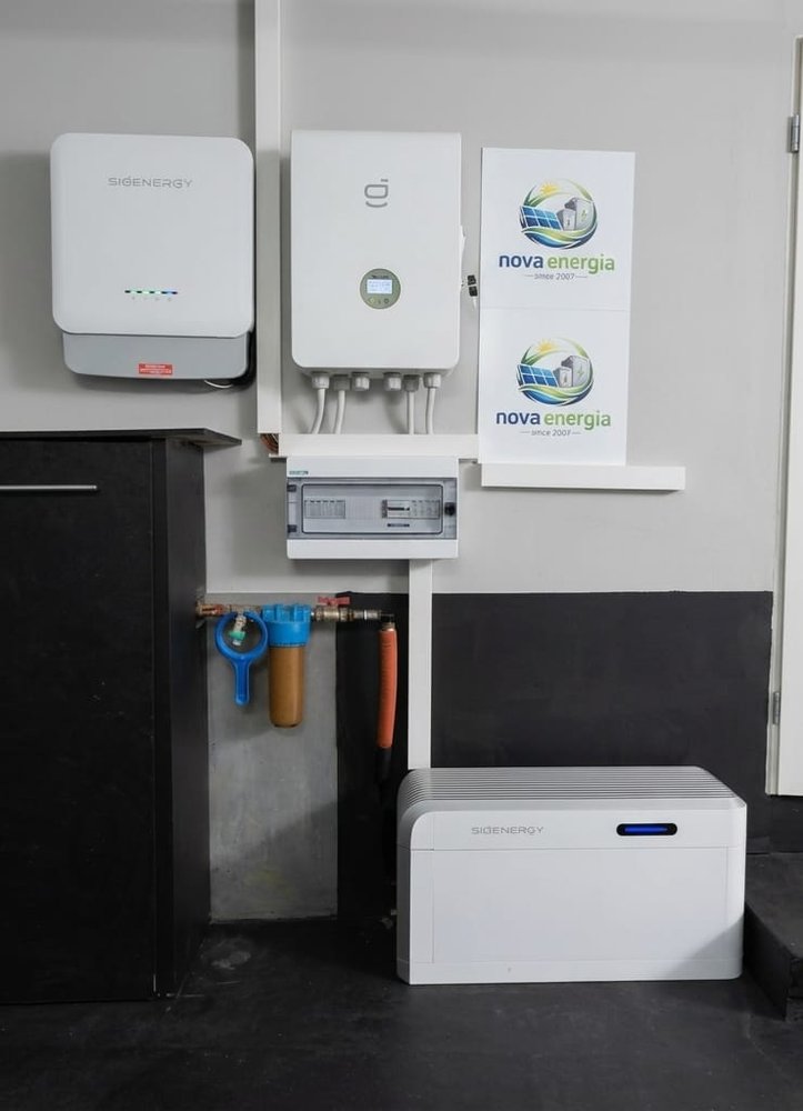 Montaż magazynu energii Sigenergy w pomieszczeniu technicznym